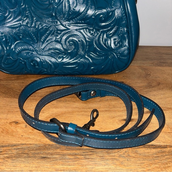 Patricia Nash gracchi Teal tooled Embossed Leather Handbag - Picture 5 of 7